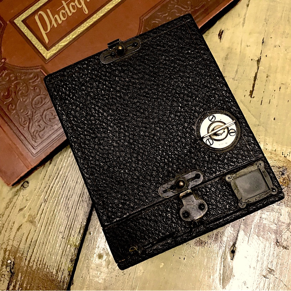 Antique Ensign Box Camera, England - Picture 2 of 8